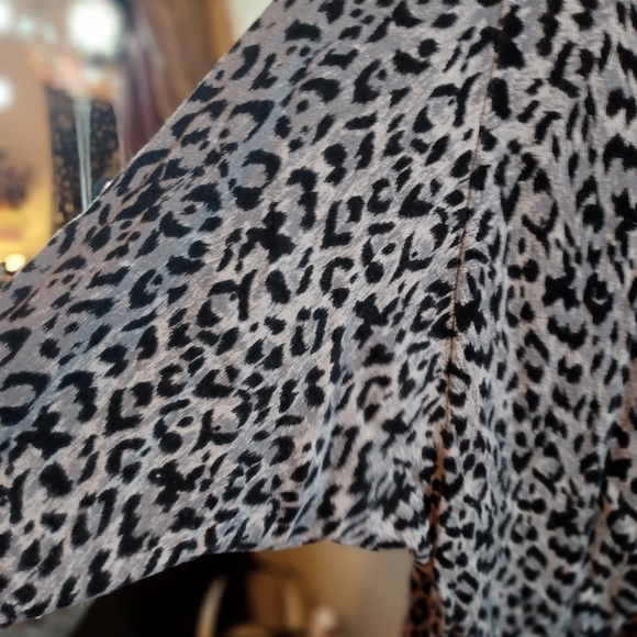 LIMITED L Leppard Top - Picture 5 of 7